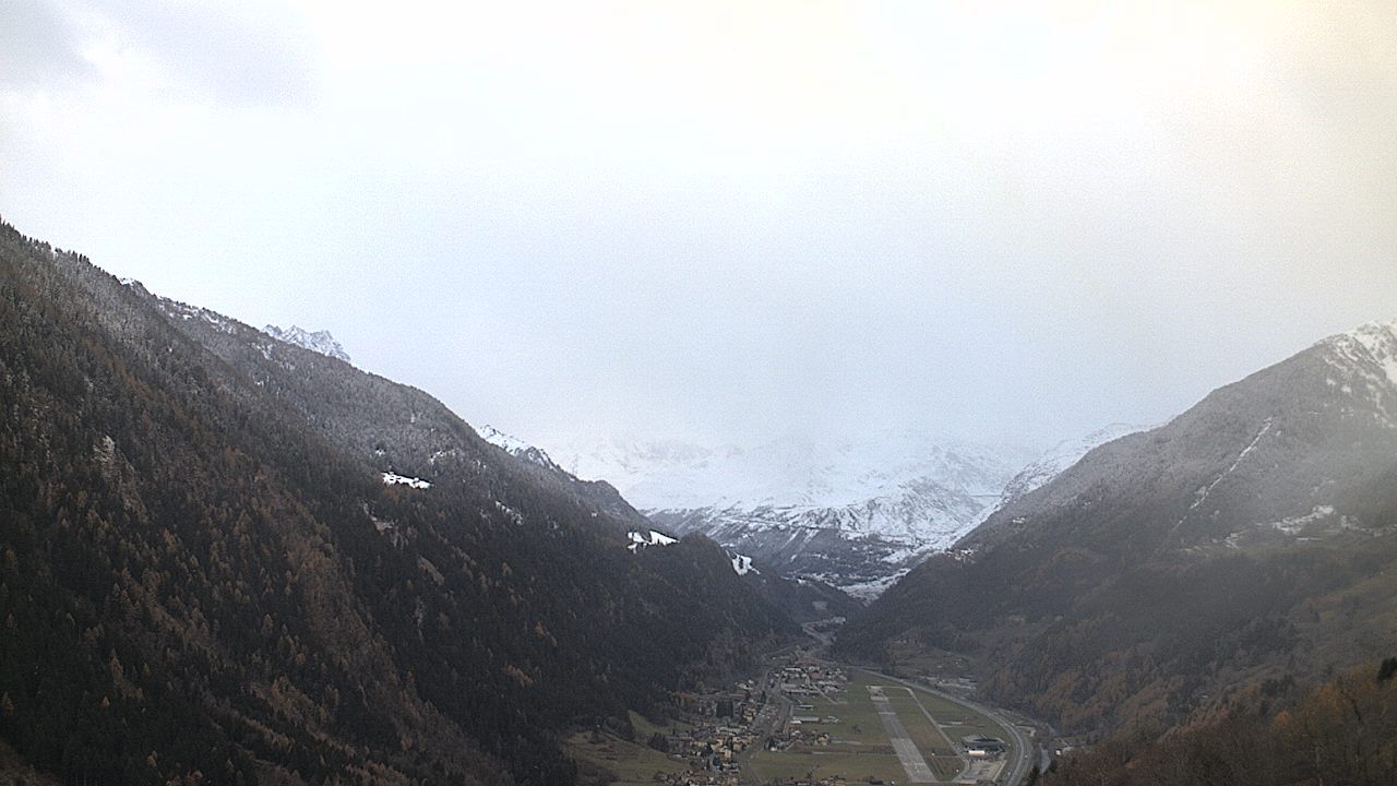 Quinto: Ambri Airport