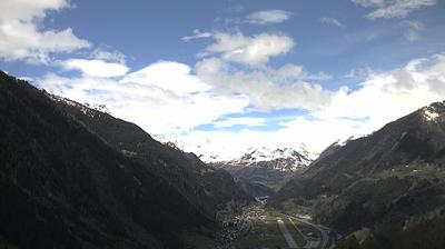 Daylight webcam view from Catto: Ambri Airport