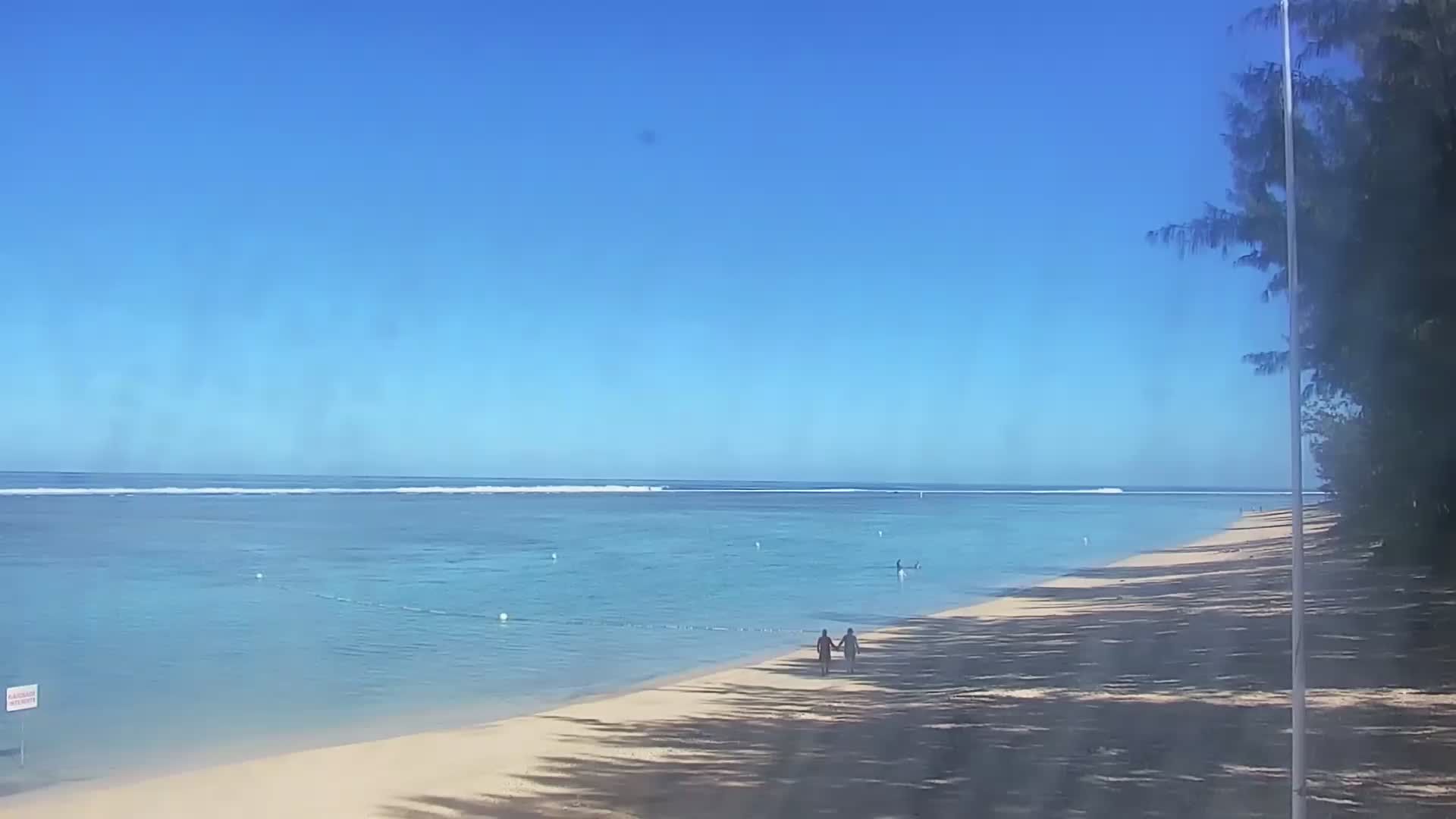 Réunion during daytime