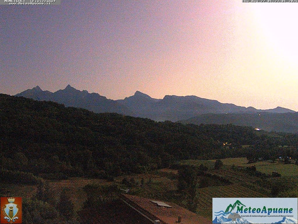 Traffic Cam Fivizzano: Pizzo d'Uccello - Monte Pisanino - Monte Sagro