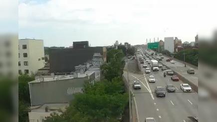 Traffic Cam New York › West: I-278 at Manhattan Avenue