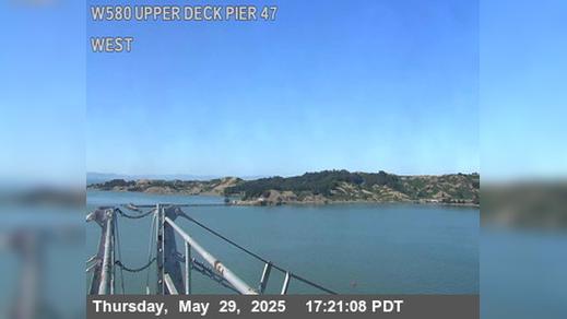 Traffic Cam Richmond › West: TVR05 -- I-580 : Upper Deck Truss Tower Pier