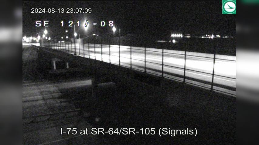 Traffic Cam Shamrock Village: I-75 at SR-64/SR-105 (signals) lower camera