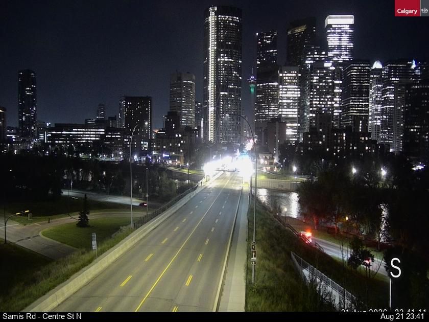 Traffic Cam Crescent Heights: Samis Road - Centre Street North
