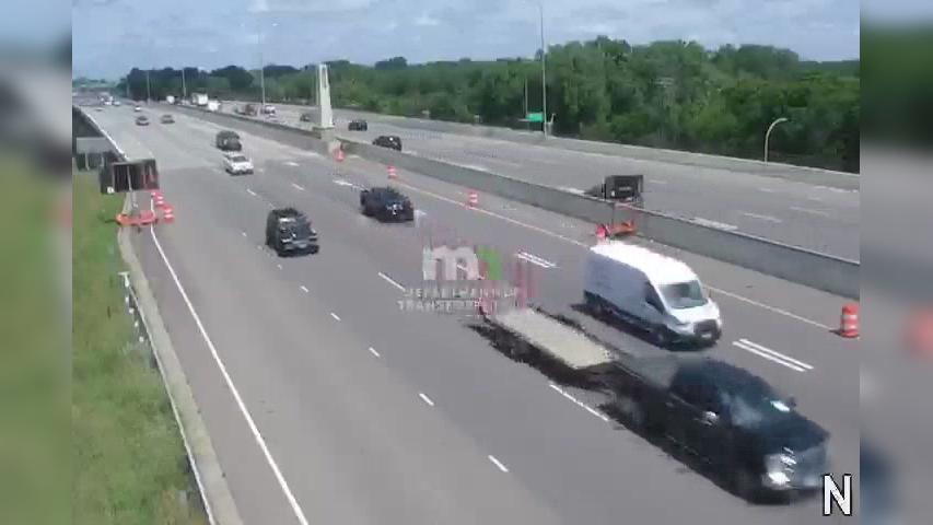 Traffic Cam Burnsville: I-35W SB @ Black Dog Rd