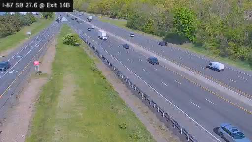 Traffic Cam Montebello › South: I-87 at Interchange 14B (Airmont Road)
