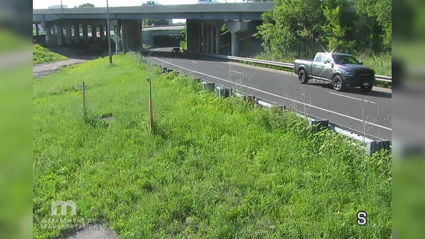 Traffic Cam Phillips: I-35W: T.H.55 NB @ I-94 (Hiawatha TMC Shelter)