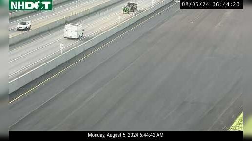 Traffic Cam Hooksett: 93 S MM 28.9 CCTV