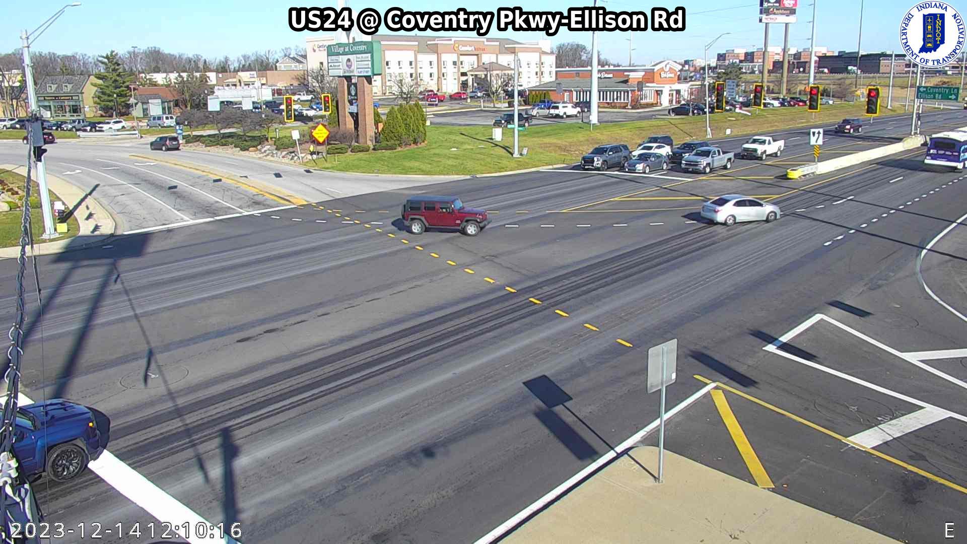 Traffic Cam Fort Wayne: SIGNAL: US24 @ Coventry Pkwy-Ellison Rd