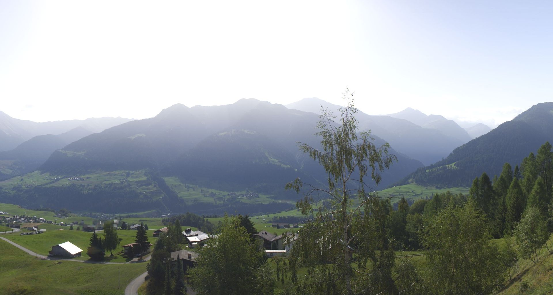 Traffic Cam Lumnezia: Lake Davos Munts