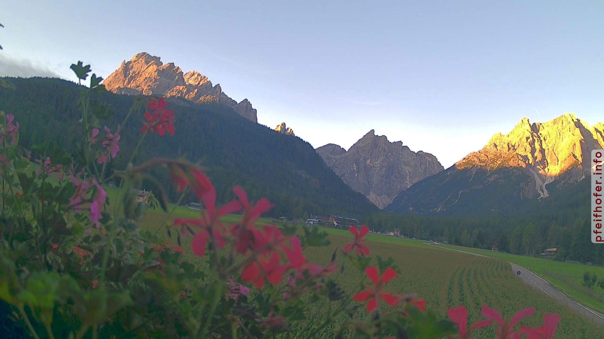 Traffic Cam Sexten - Sesto › South-East: Sextener Rotwand
