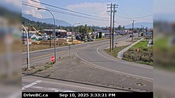 Traffic Cam Creston › South-East: Hwy 3 and Hwy 3A junction at - looking southeast