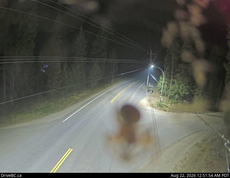 Traffic Cam Slocan › South: Hwy 6 at Kennedy Rd/Lemon Creek Rd, looking south near Lemon Creek, about 8km south of