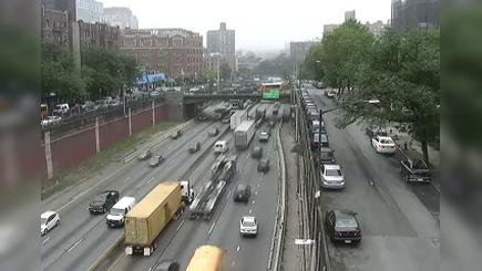 Traffic Cam New York › South: I-95 at Clay Avenue