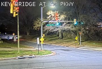 Traffic Cam Rosslyn: KEY BRIDGE AT GW PARKWAY