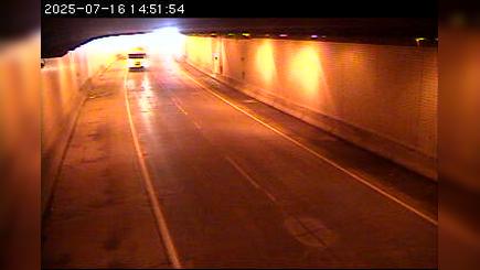 Traffic Cam Duluth: I-35 SB (Leif Ericson Tunnel)