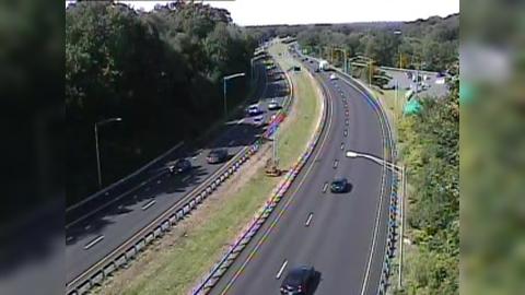 Traffic Cam Waterbury › West: I-84 e/o Exit 17 (Chase Pkwy)