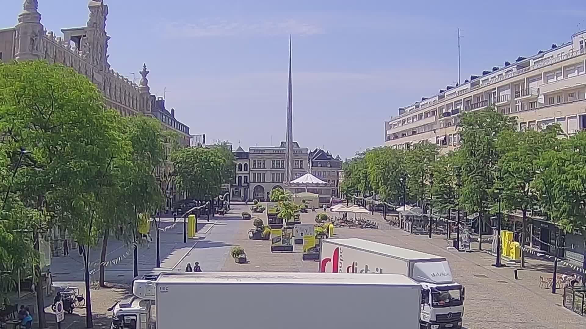 Valenciennes: Scenic City Square Views Webcam
