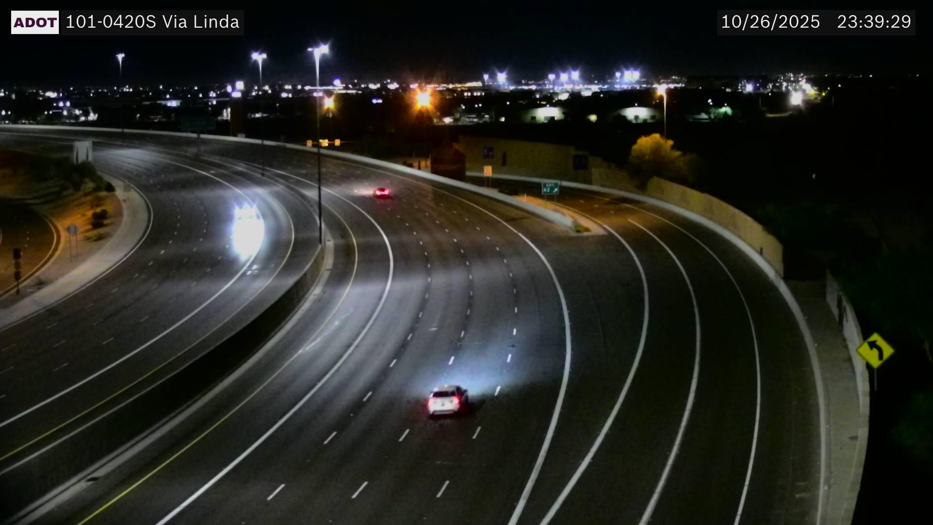Traffic Cam Scottsdale › South: I-101 SB 42.00 @Via Linda
