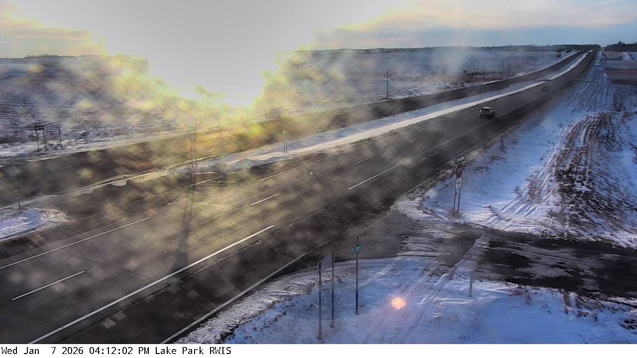 Traffic Cam Lake Park: US 10: U.S.10 - MP 32): U.S.10 - MP 32) View