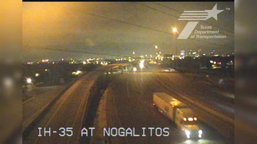 Traffic Cam San Antonio › South: IH 35 at Nogalitos
