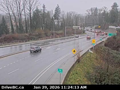 Traffic Cam Lynnmour › South-West: Mountain Highway at Hwy 1 overpass, looking east