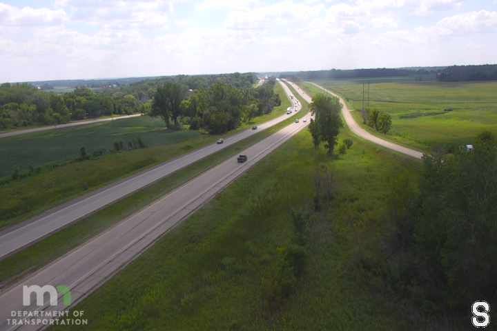 Traffic Cam Hazelwood: I-35: I-35 SB (MP 71.9)