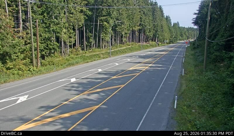 Traffic Cam Alert Bay › East: Hwy 19 at Campbell Way in Port McNeill, looking east