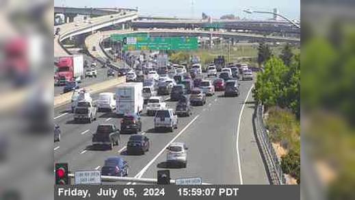 Traffic Cam Berkeley › West: TVH03 -- I-80 : Powell Street Onramp
