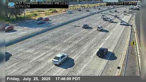 Traffic Cam Orange › North: SR-57 : Chapman Avenue