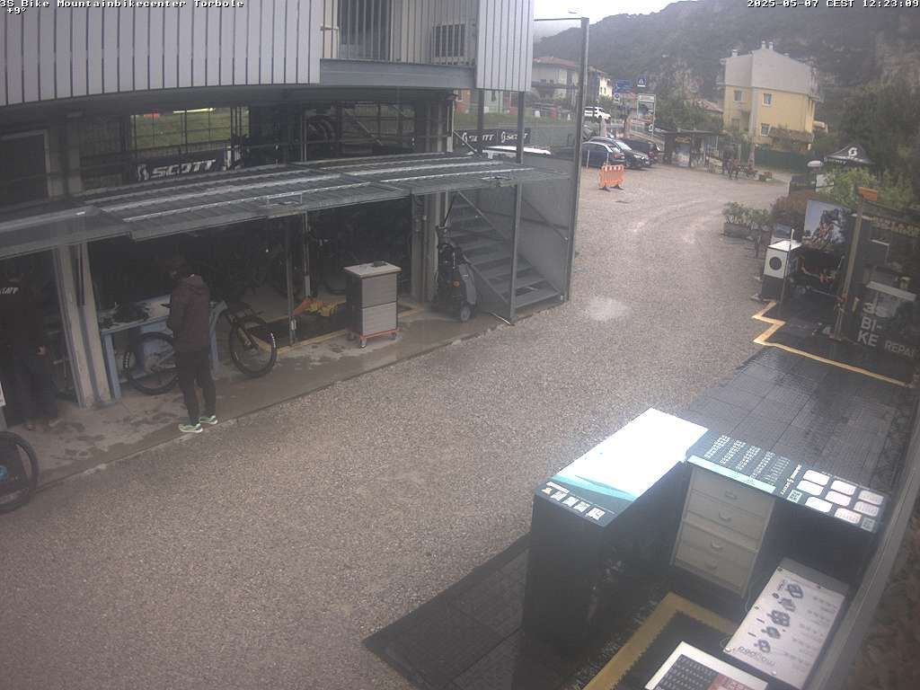 Traffic Cam Nago-Torbole › West: 3S Bike Mountainbikecenter