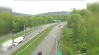 Meriden: CAM 189 I-691 EB - at Exit 2A Broad St - Day time