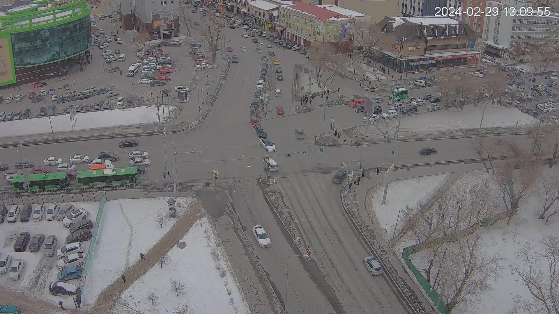 Traffic Cam Tyumen: Герцена - М.Тореза