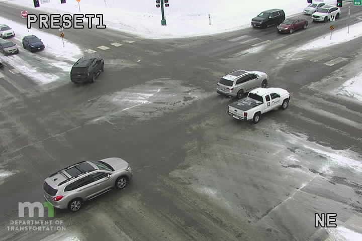 Traffic Cam Chaska: MN 41: T.H.41 SB @ Pioneer Tr WB