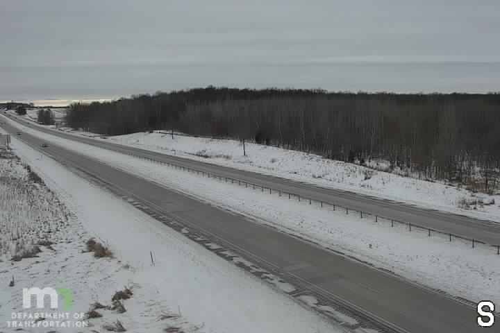 Traffic Cam Millersburg: I-35: I-35 NB (MP 65.7)