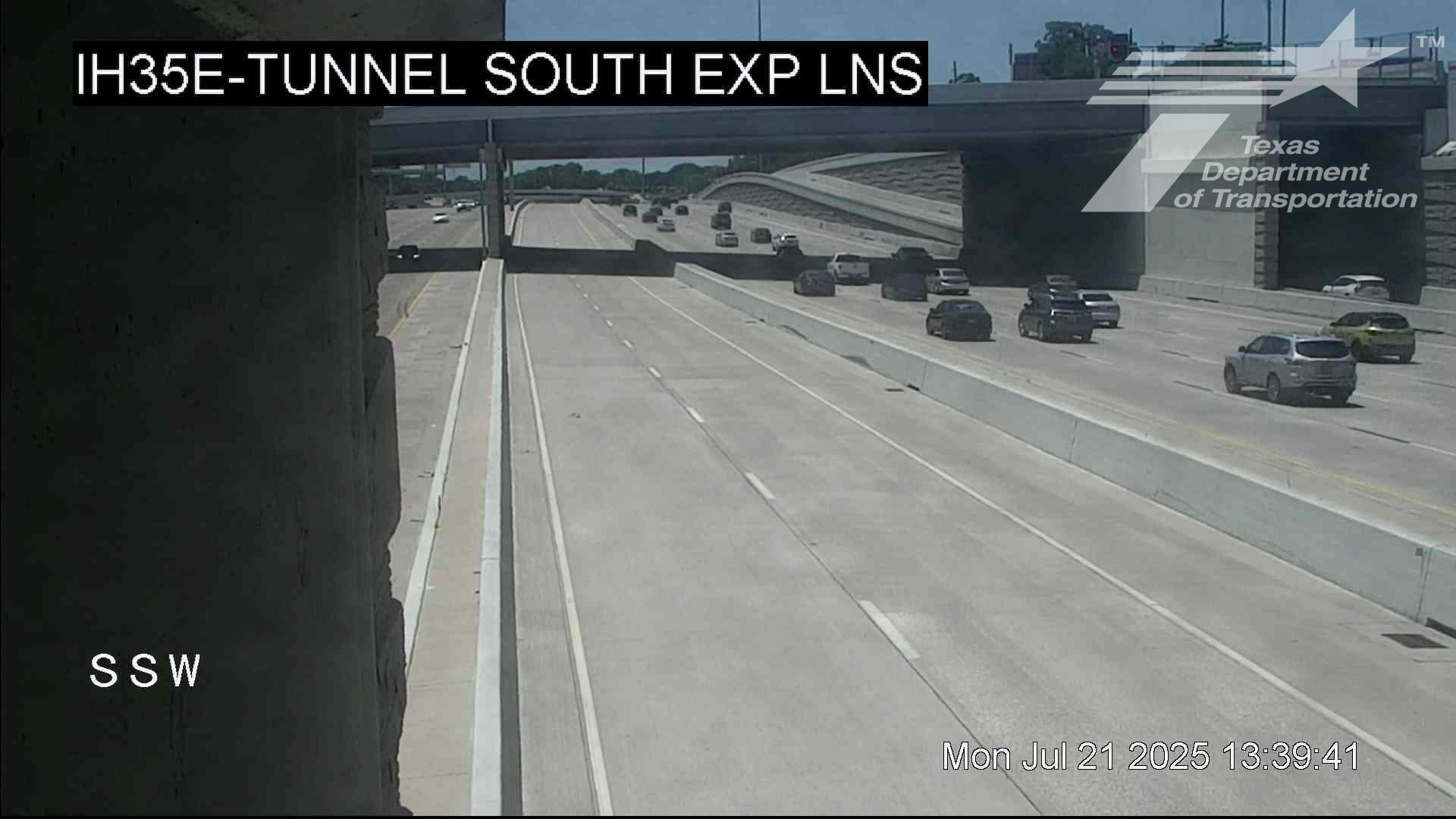 Traffic Cam Dallas › North: I-35E @ Tunnel SB Express Lane