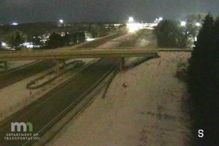 Traffic Cam Owatonna: I-35: I-35 SB @ Lemond Rd (MP 40.9)