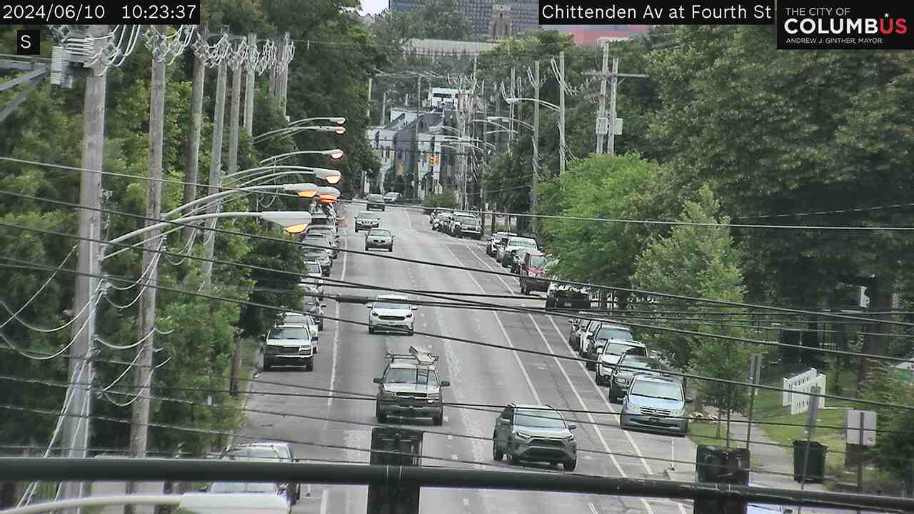 Traffic Cam Indianola Terrace: City of Columbus) Chittenden Ave at Fourth St