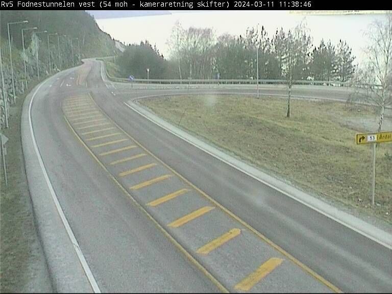 Traffic Cam Laerdalsoyri: R5 Fodnestunnelen vest (skifter)