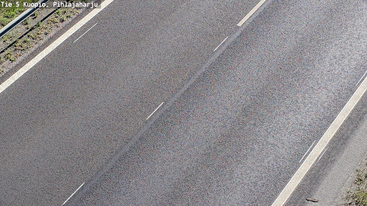Traffic Cam Kuopio: Tie5 Pihlajaharju - Tienpinta