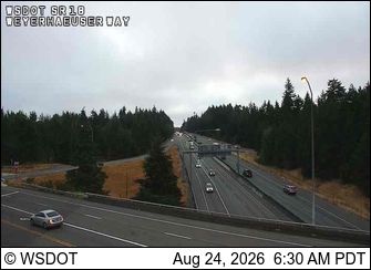 Traffic Cam Federal Way: SR 18 at MP 0.7: Weyerhaeuser Way