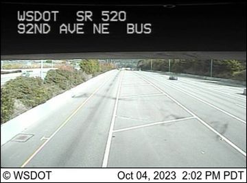 Traffic Cam Clyde Hill: SR 520 at MP 5.2: 92nd Ave NE, Bus