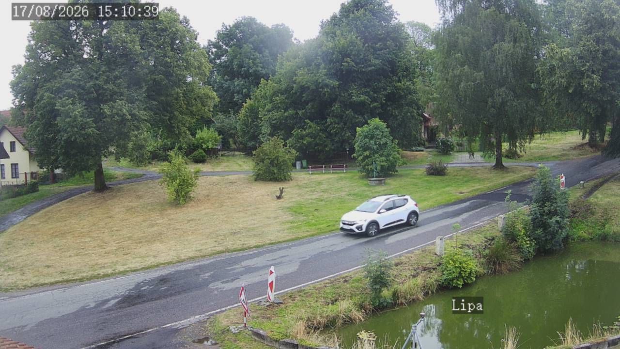Traffic Cam Klokocov › North: Risíciletá lípa