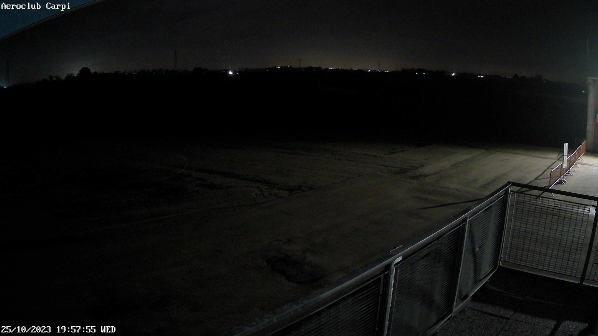 Traffic Cam Carpi › South-East: Carpi Airport