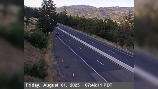 Traffic Cam Ridge › North: US-101 : South Ridgewood Grade - Looking South (C027)