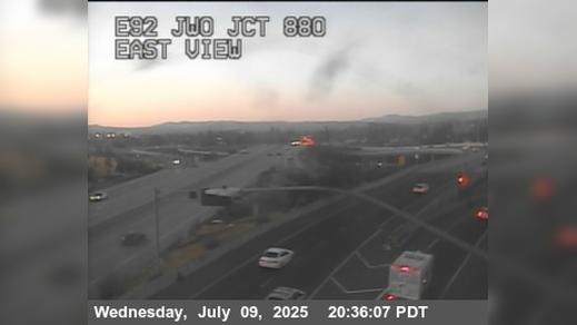 Traffic Cam Hayward › East: TVE14 -- SR-92 : Just West Of I-880