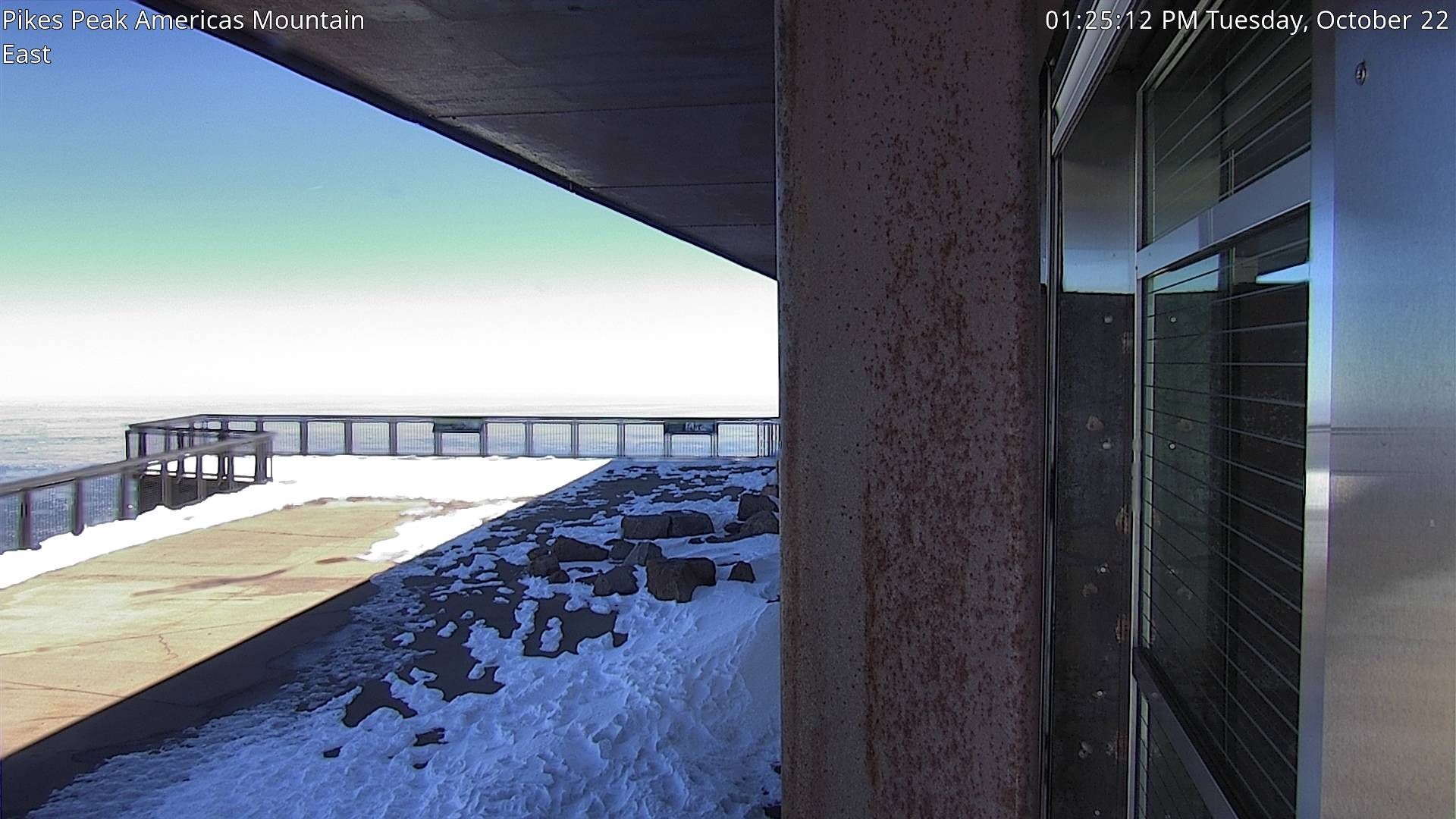 Traffic Cam Green Mountain Falls › East: Pikes Peak - America's Mountain