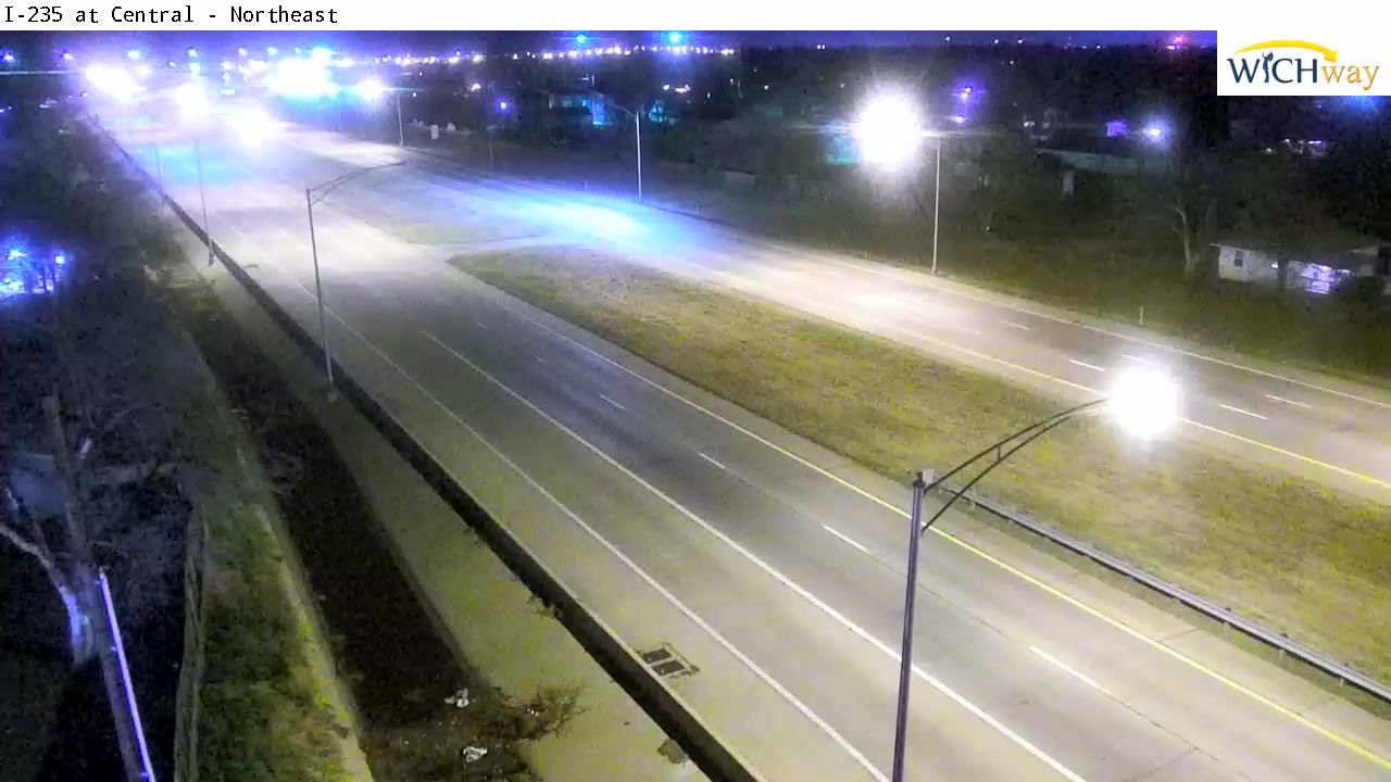 Traffic Cam Wichita: I-235 at Central