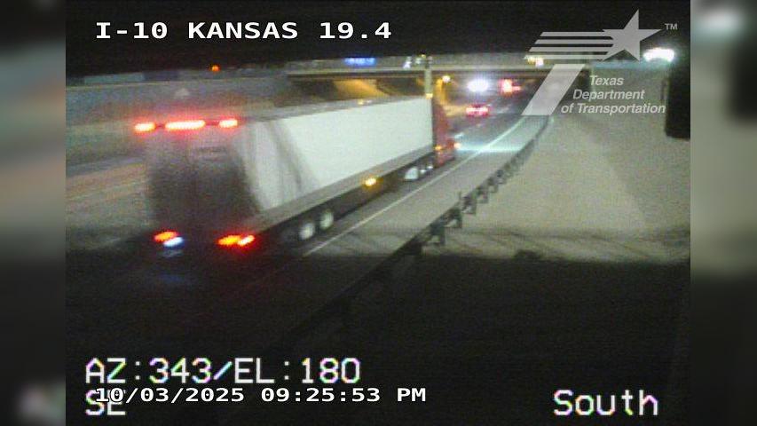 Traffic Cam El Paso › West: IH-10 @ Kansas