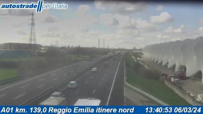immagine della webcam nei dintorni di Vezzano sul Crostolo: webcam Reggio Emilia
